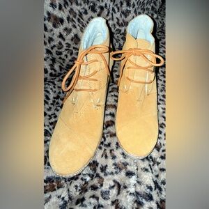 Tom’s Desert Wedge Wheat Suede w/ Shearling & Faux Crepe - Size 11